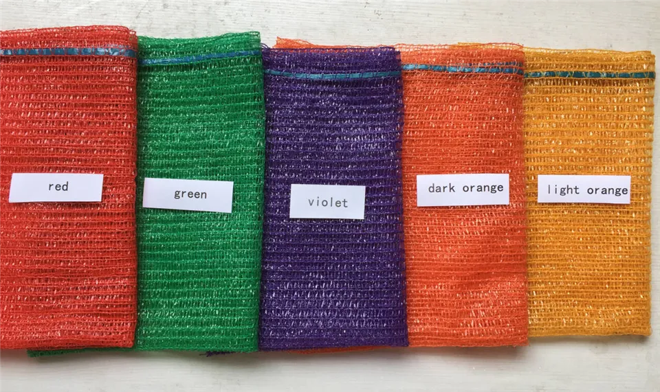 To'r chizig'i chizilgan sumkani ishlab chiqaradi